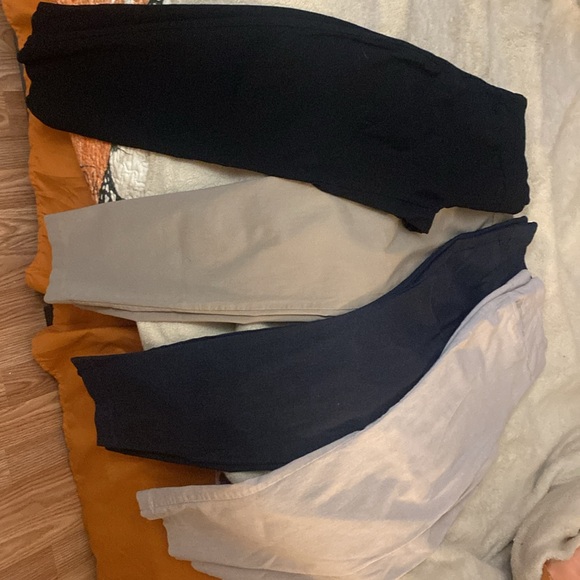 Van Huesen Dress pants. 4 pair - Picture 2 of 3